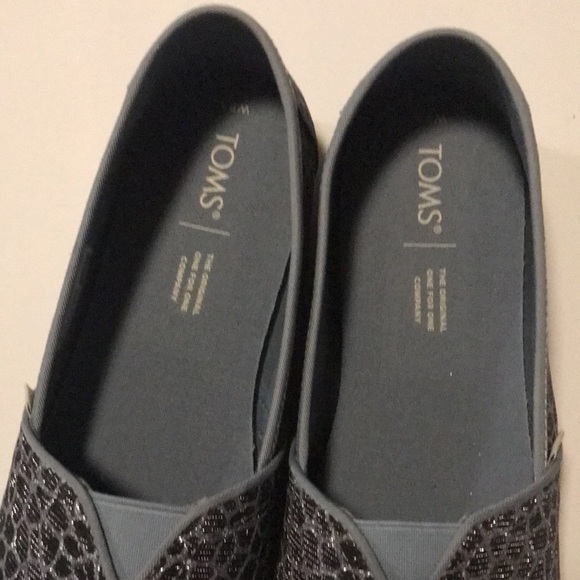 Tom’s Shoes W 9.5 Blue Sparkling Pattern - never worn - Picture 4 of 12